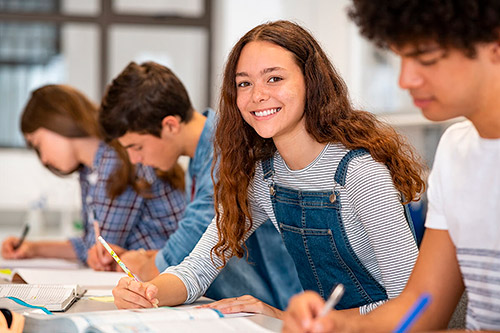 Escolas particulares oferecem vantagens e descontos na matrícula